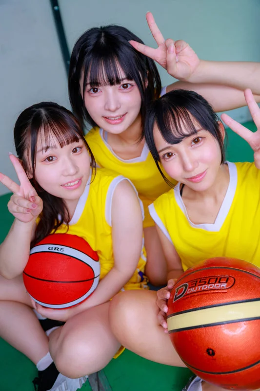 ゆみ＆おと＆まこ 無料サンプル画像(1) 【素人の無料エロ動画紹介サイト「シロエロ」】