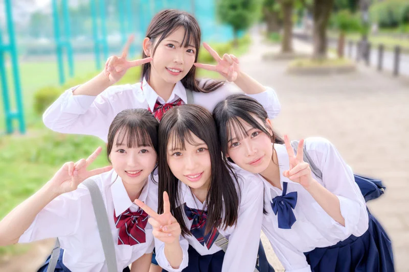 ひまり＆つぼみ＆ゆの＆わこ 無料サンプル画像(1) 【素人の無料エロ動画紹介サイト「シロエロ」】