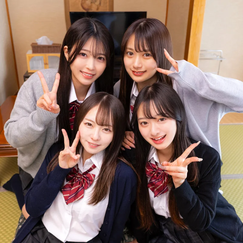 かりん＆めいさ＆かほ＆あおい 無料サンプル画像(1) 【素人の無料エロ動画紹介サイト「シロエロ」】
